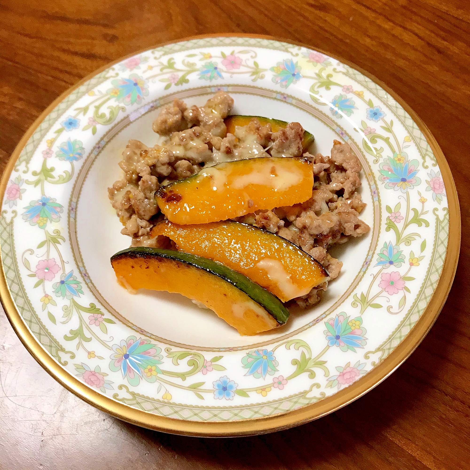 かぼちゃとひき肉のコンソメチーズ焼き