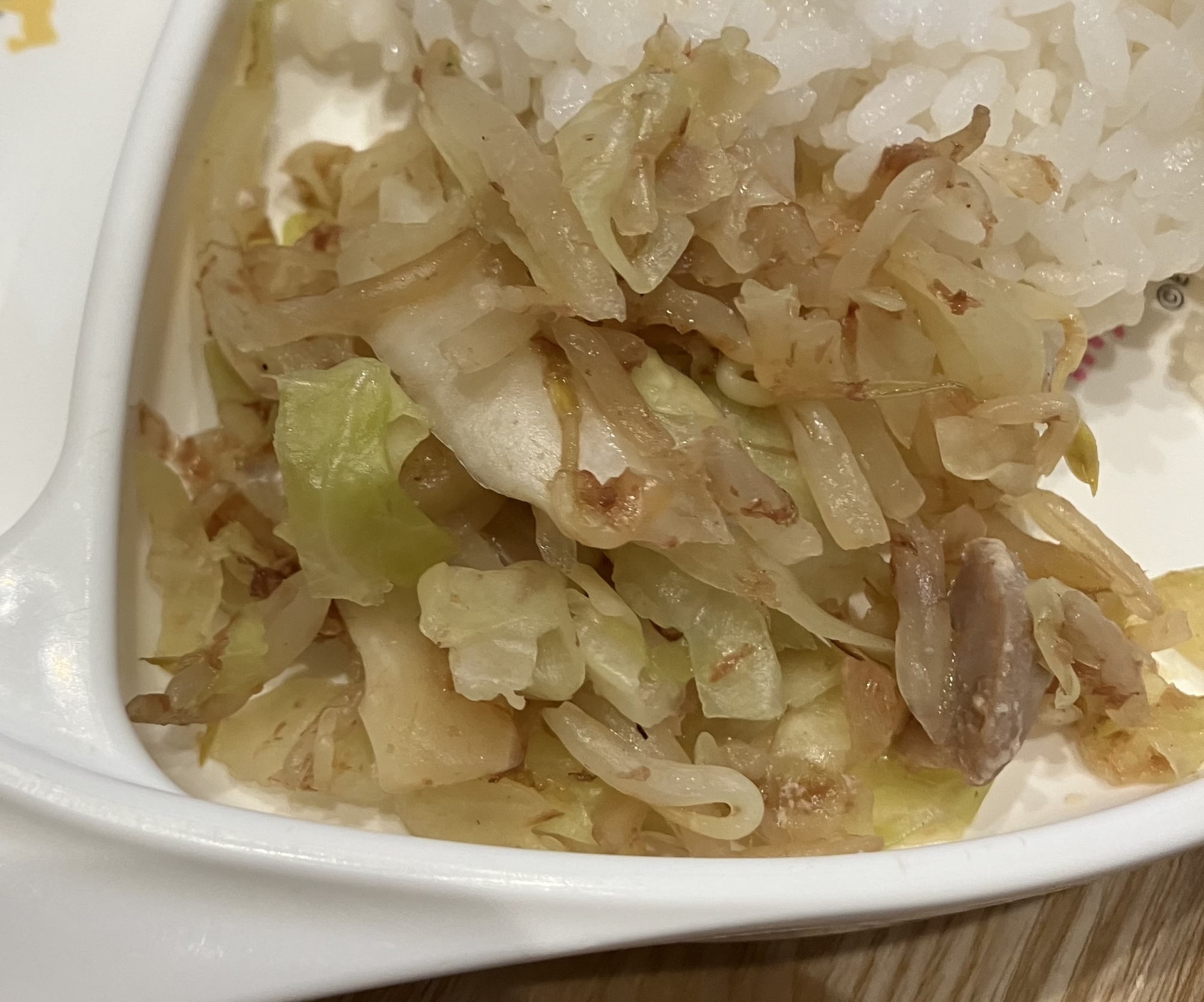 キャベツともやしのおかか中華炒め