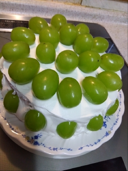 市販で簡単！シャインマスカットのケーキ