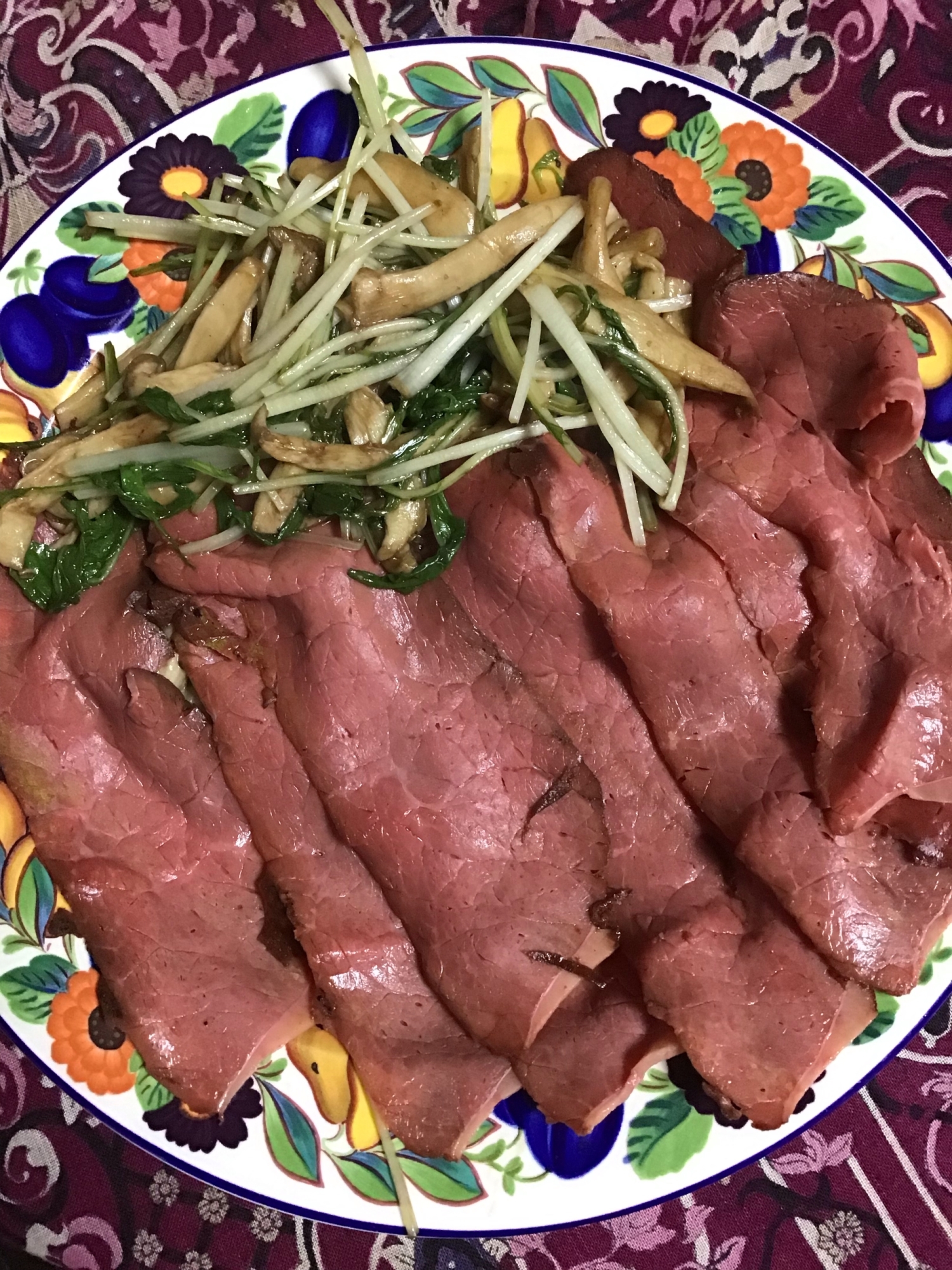 エリンギと水菜のバルサミコ酢炒めローストビーフ巻き