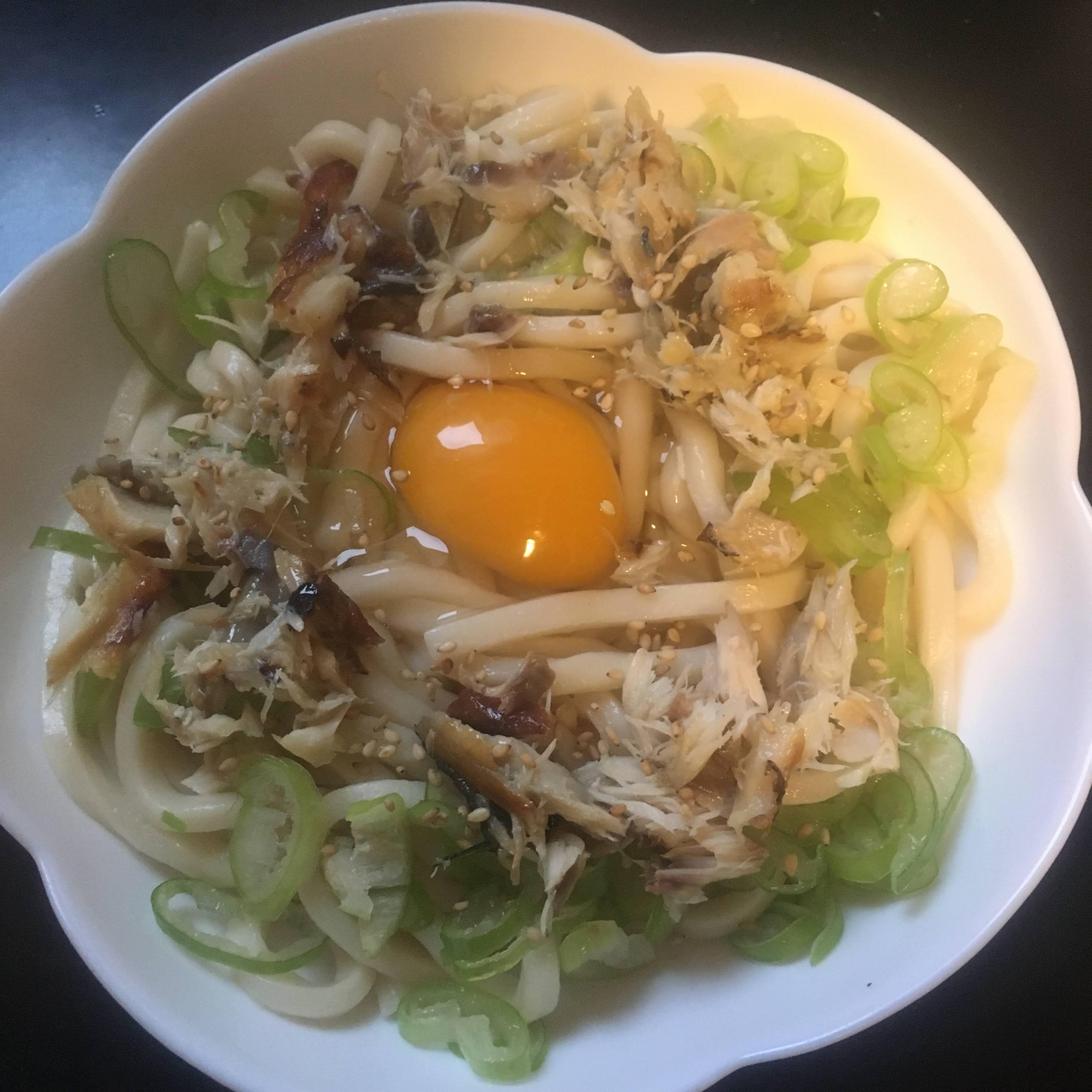 ほぐし鯖、ねぎ、釜玉うどん