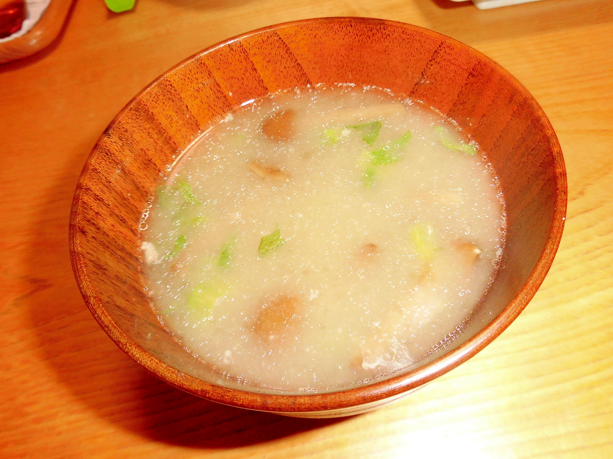 ナメコと葱の胡麻油味噌汁