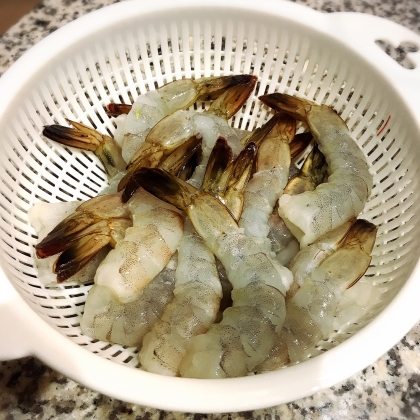 鍋用の海老の下処理