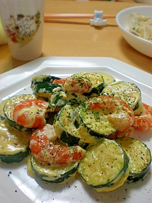 こっくり旨い エビとズッキーニのマヨネーズ炒め レシピ 作り方 By はちわれ413 楽天レシピ こっくり旨い エビとズッキーニのマヨネーズ炒め レシピ 作り方 By はちわれ413 楽天レシピ