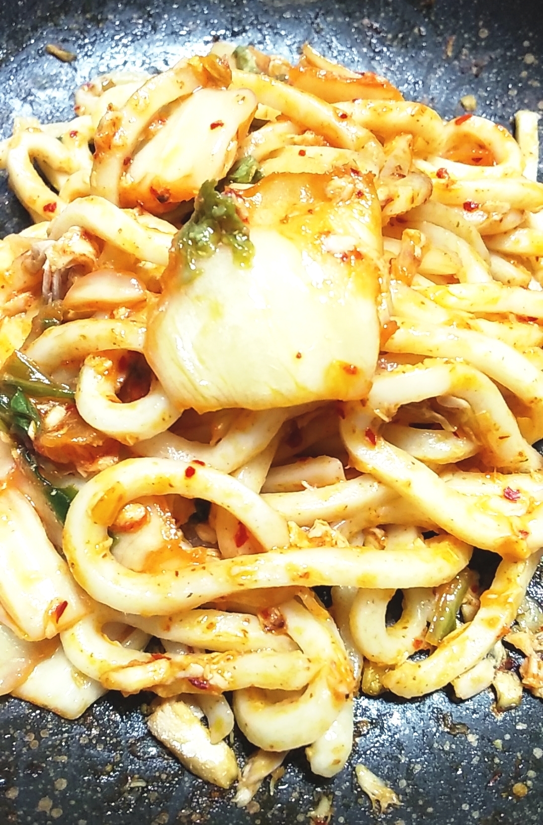 ツナとキムチの焼きうどん