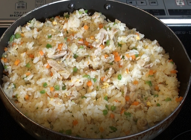 子供大好き野菜たっぷり栄養満点無添加チャーハン