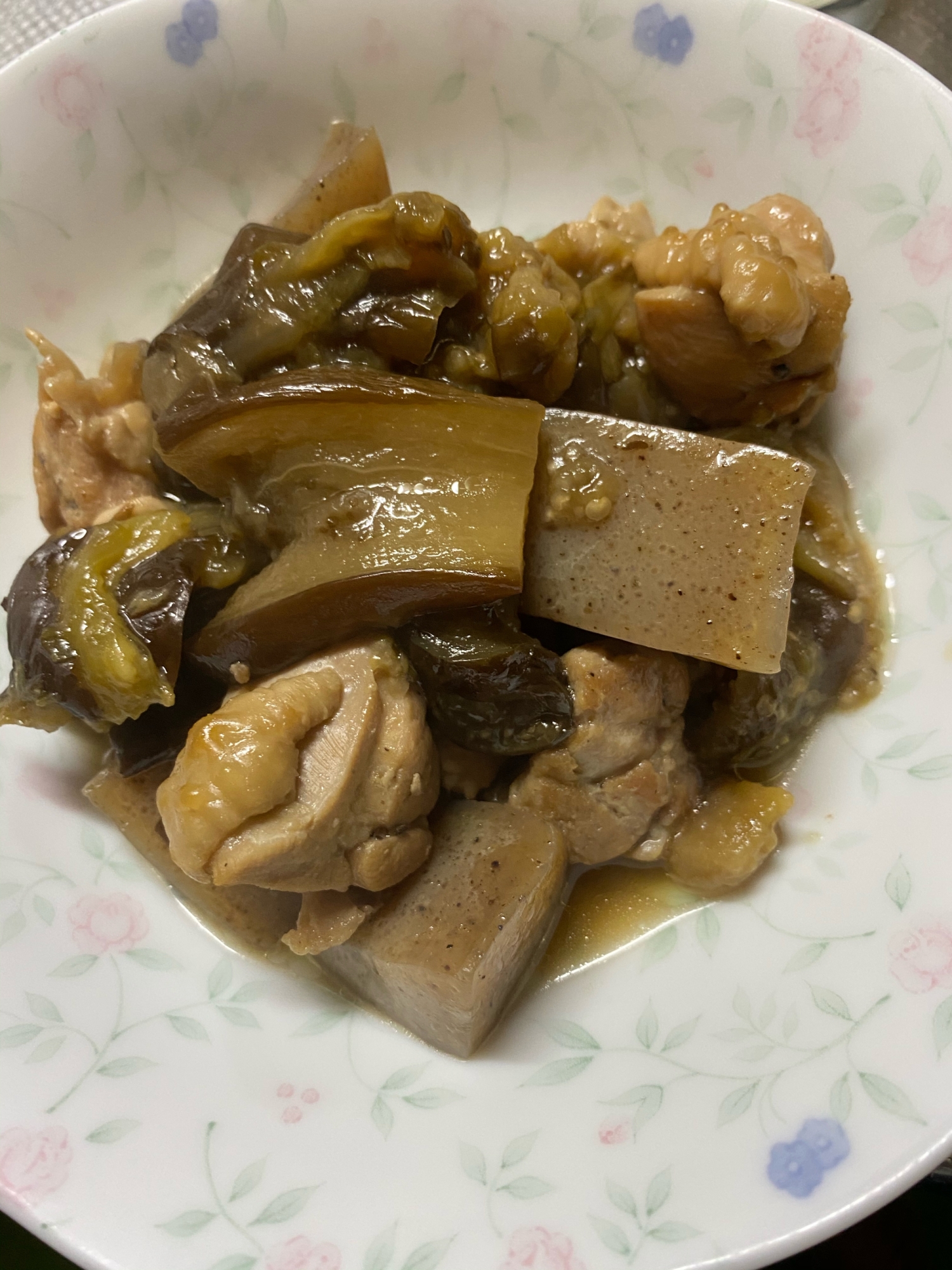 茄子と鶏肉とこんにゃくの煮物