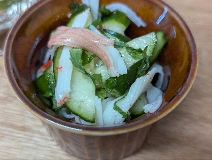 きゅうりとカニカマと大葉の酢の物