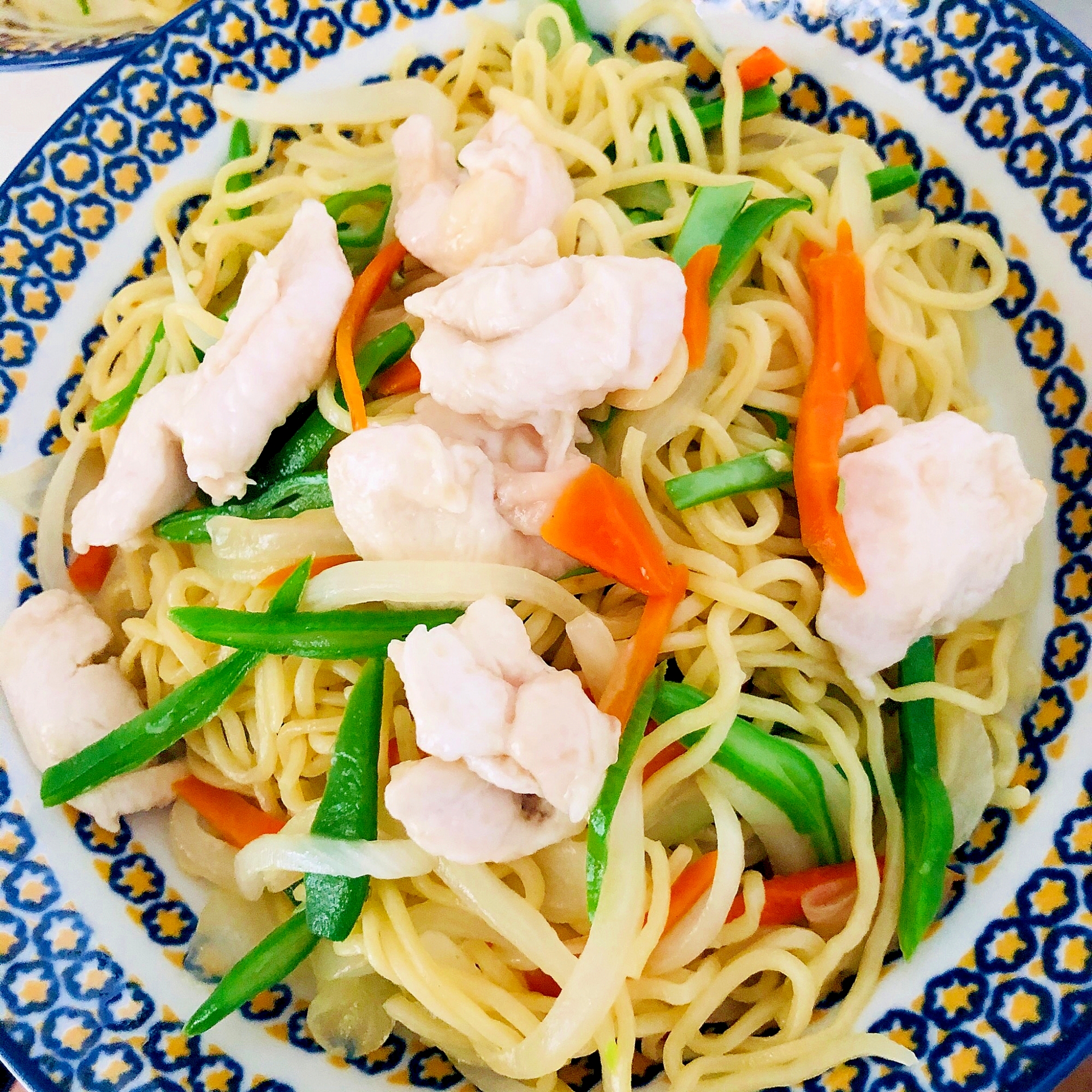 野菜と鶏ハムの焼きそば