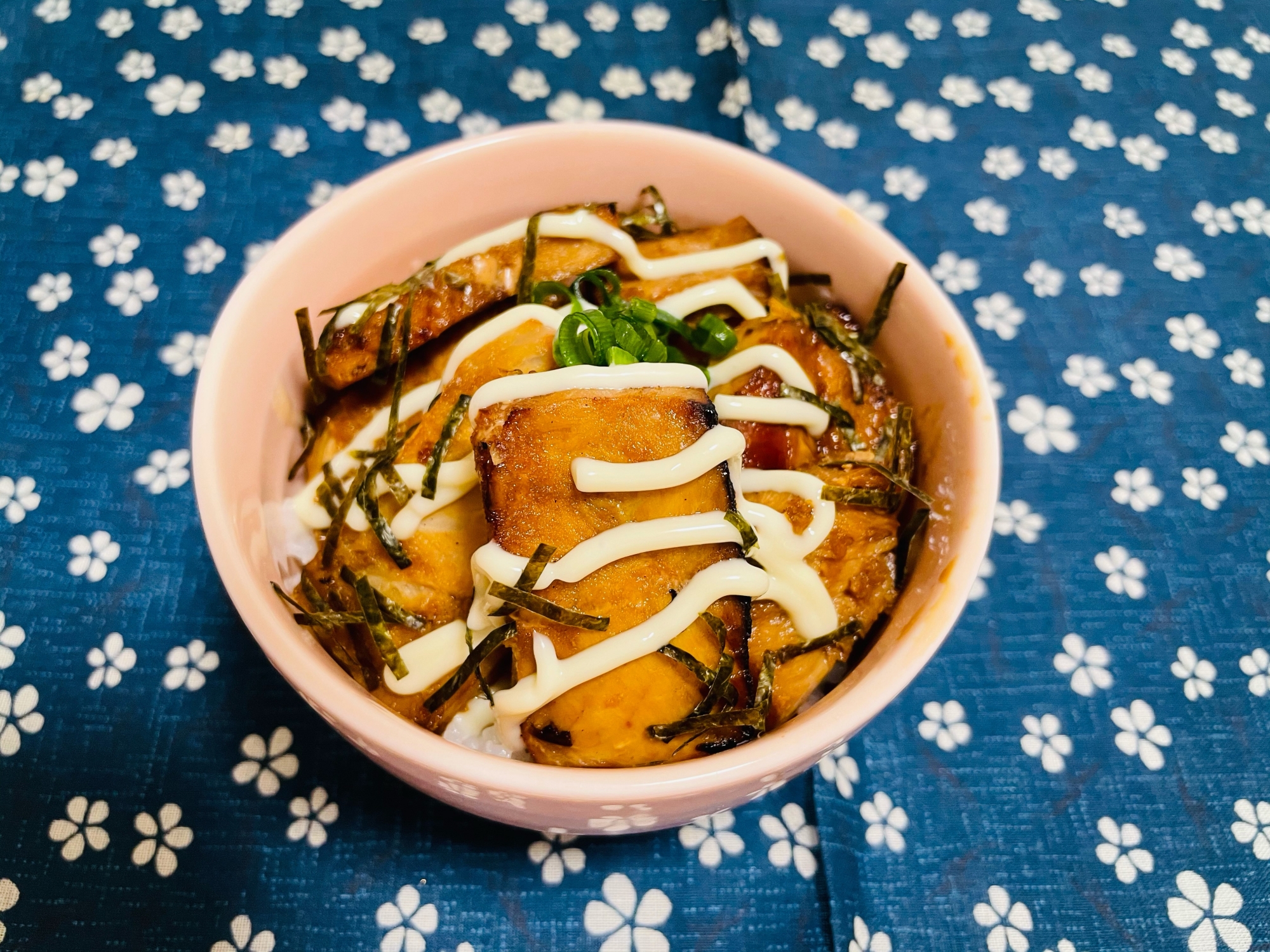 まぐろチャーシューの照り焼き丼