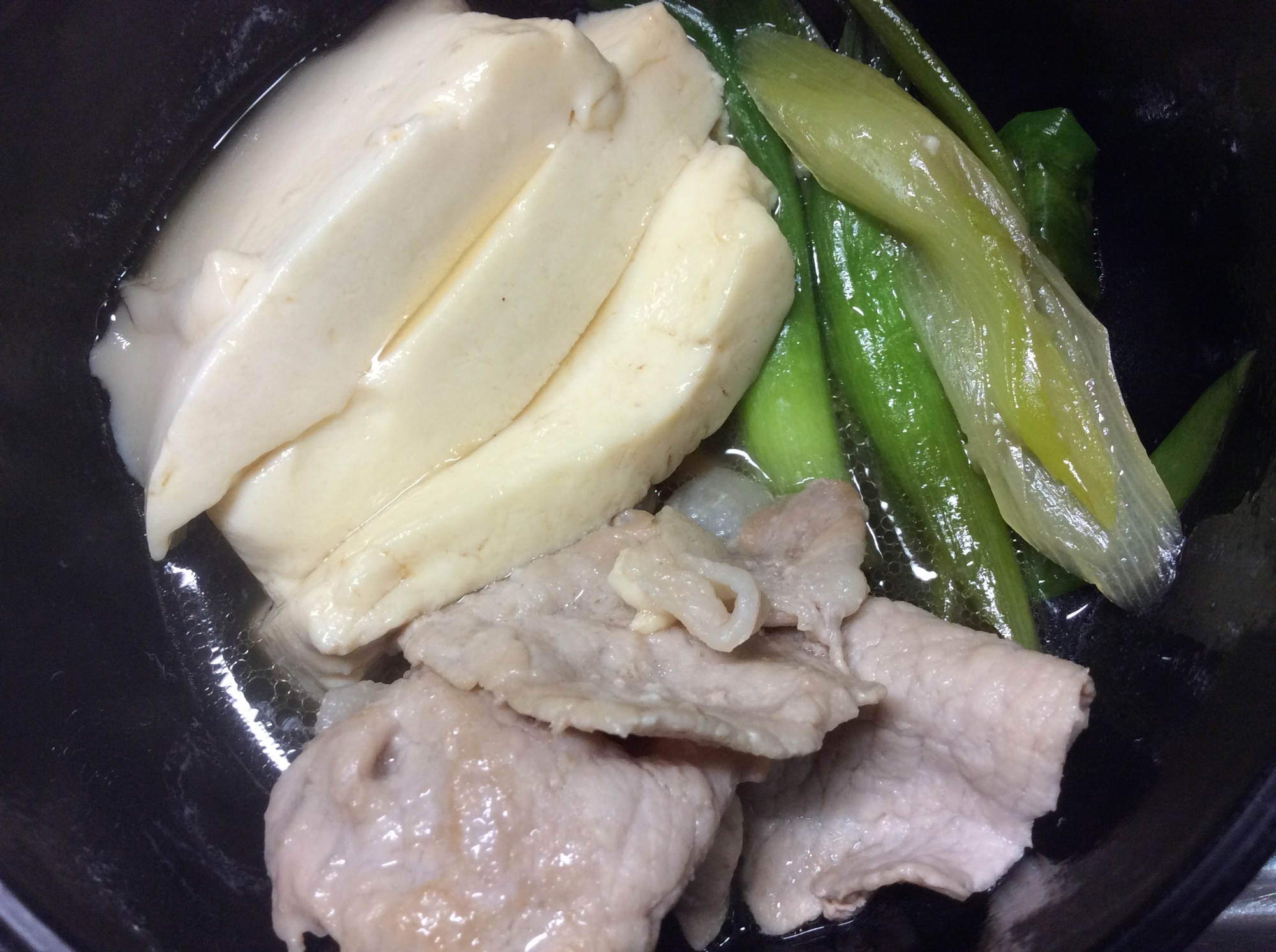 豚肉入り豆腐煮込み