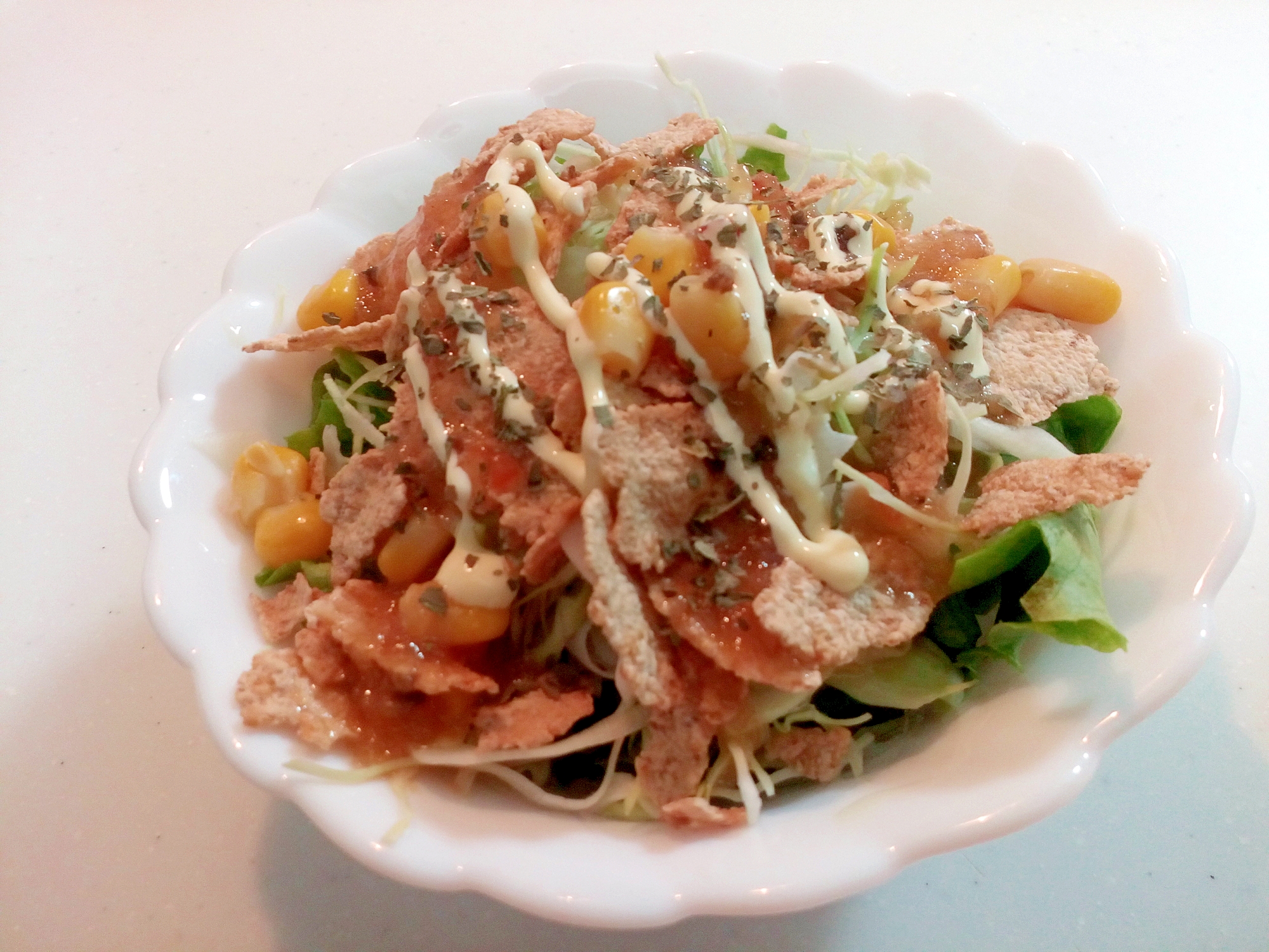 レタス・キャベツ・玄米フレーク・コーンのサラダ