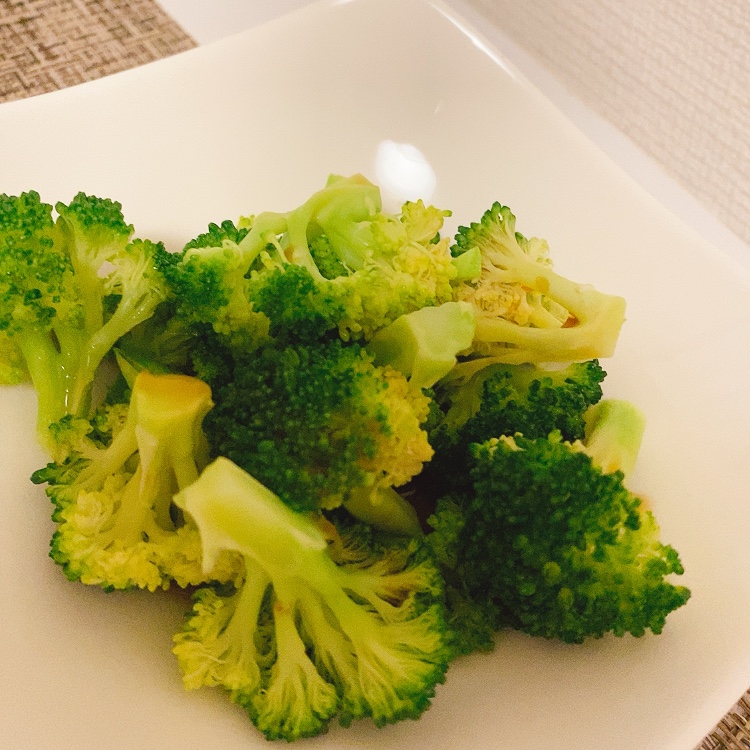 材料1つ♡電子レンジで簡単♡温野菜ブロッコリー♡