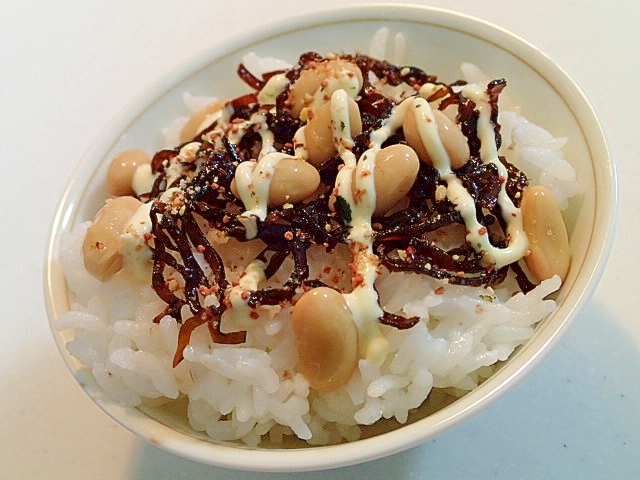 小魚ふりかけ/マヨで　昆布佃煮と水煮大豆のご飯