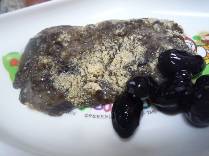 黒豆を煮たお汁の残りで、きなこ餅♪