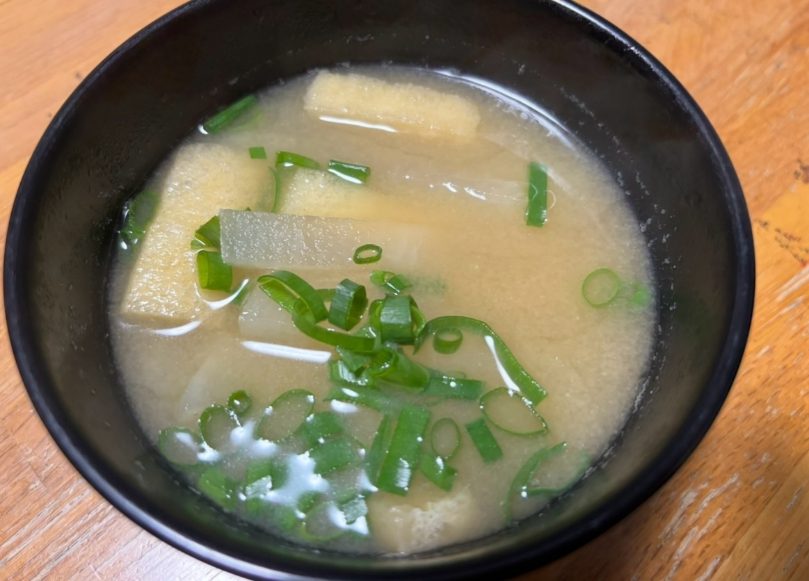 大根　薄揚げ　味噌汁