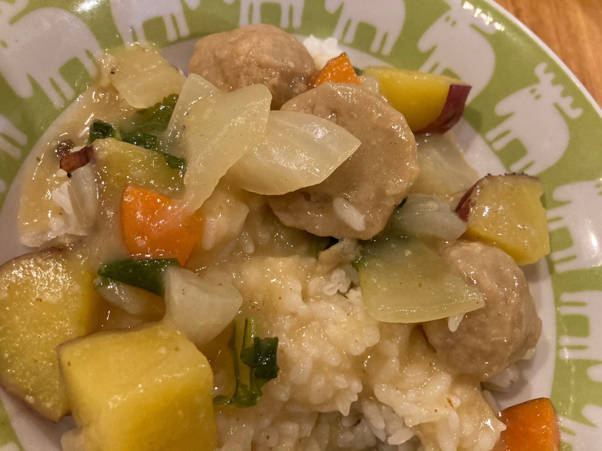 さつまいもと鶏団子のカレークリームライス