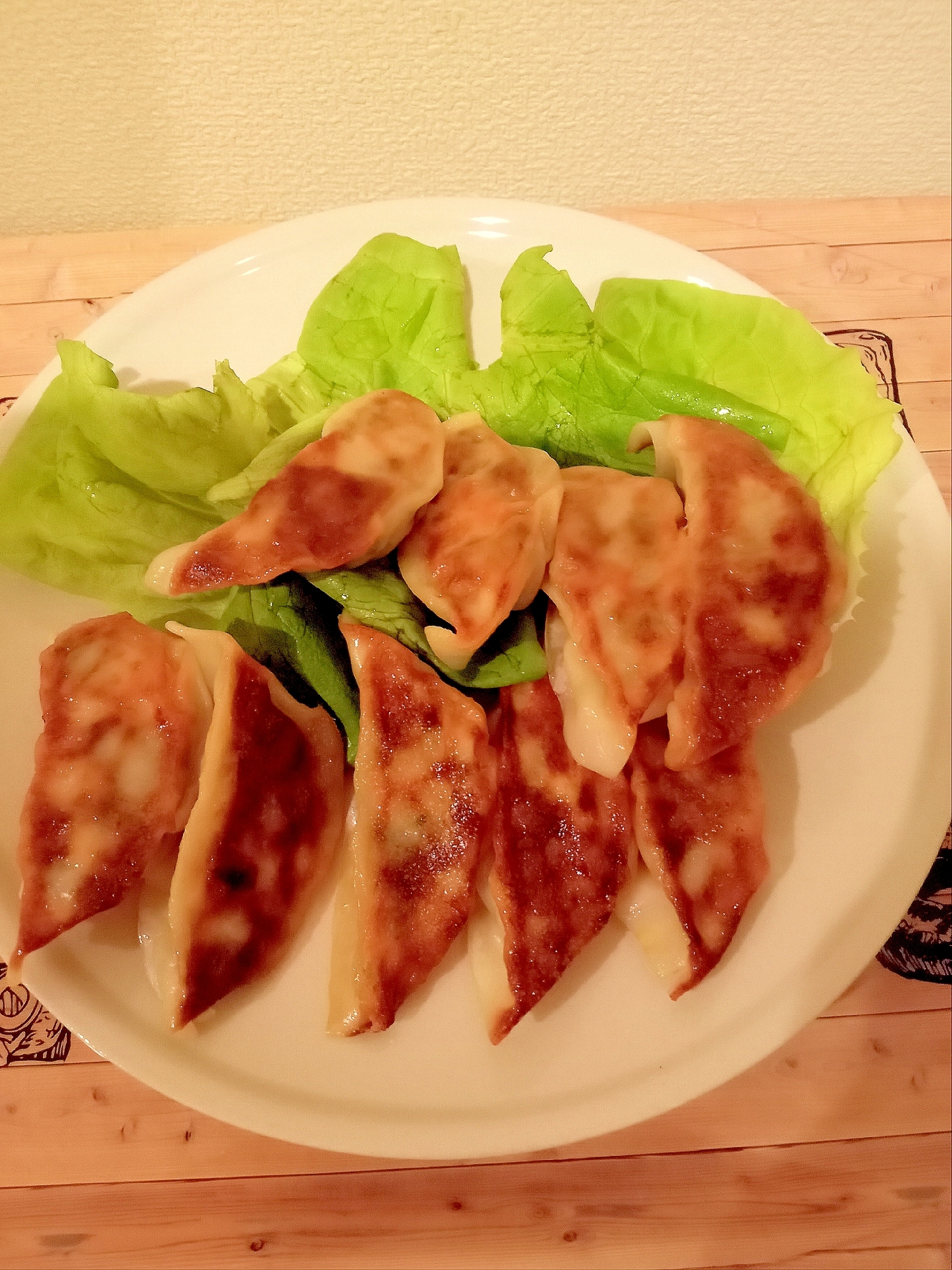 冷凍豆腐と鶏肉のヘルシー焼き餃子