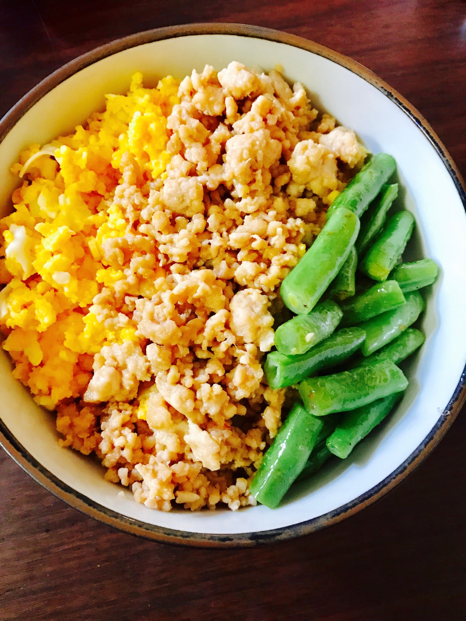 三食そぼろ丼☆