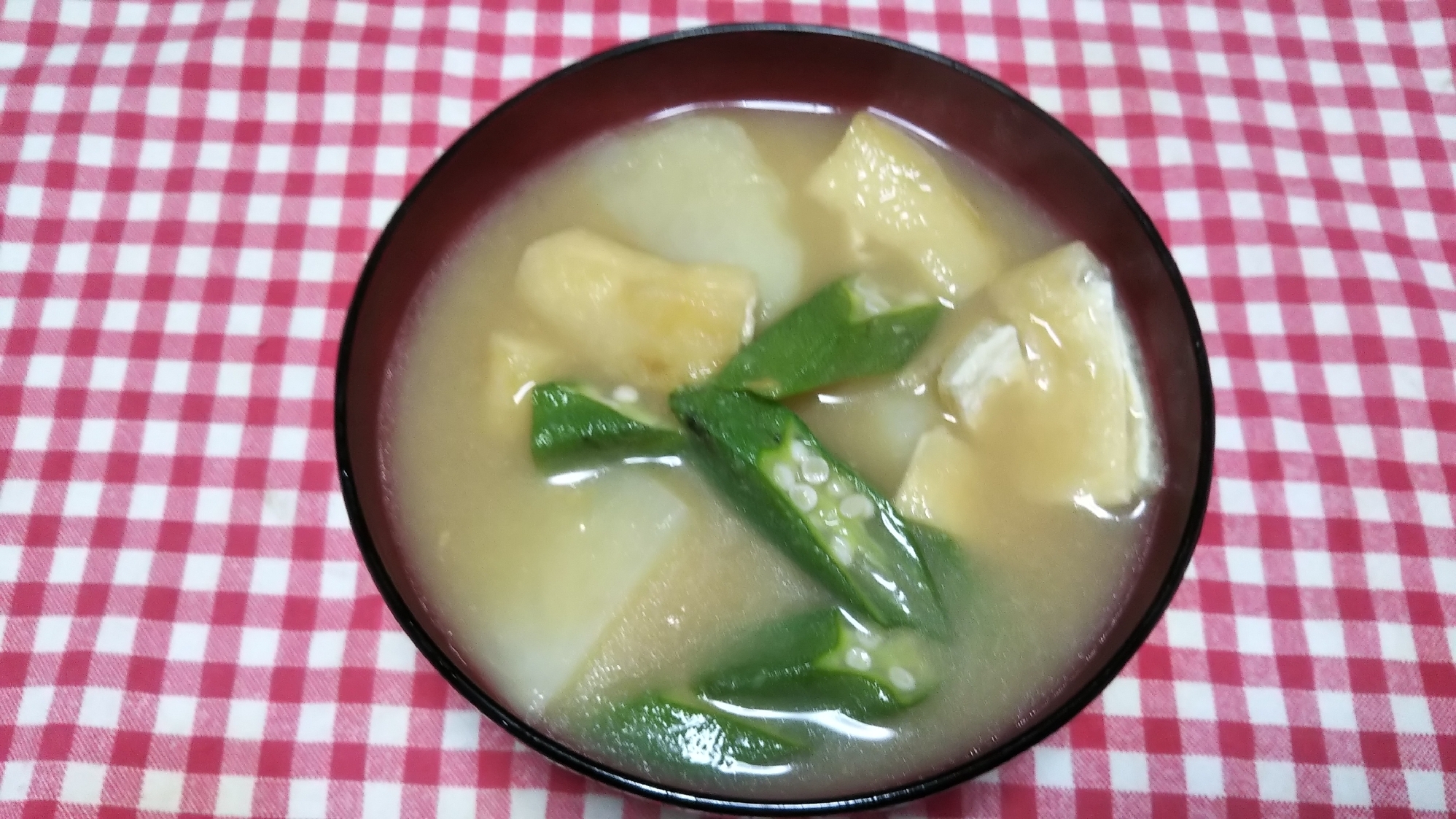 オクラとじゃがいもと油揚げの味噌汁 レシピ 作り方 By ミニー7015 楽天レシピ