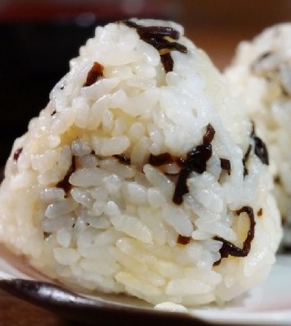 塩昆布おにぎり