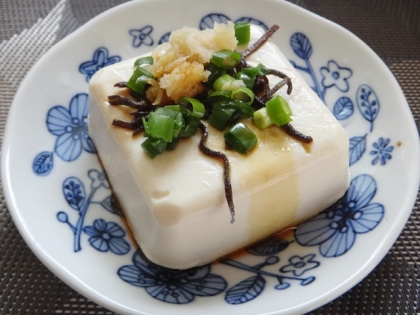 こんにちは♪淡白な豆腐に塩昆布の旨味が合いますね♪さっぱり美味しくいただきました！レシピありがとうございました(๑^᎑^๑)