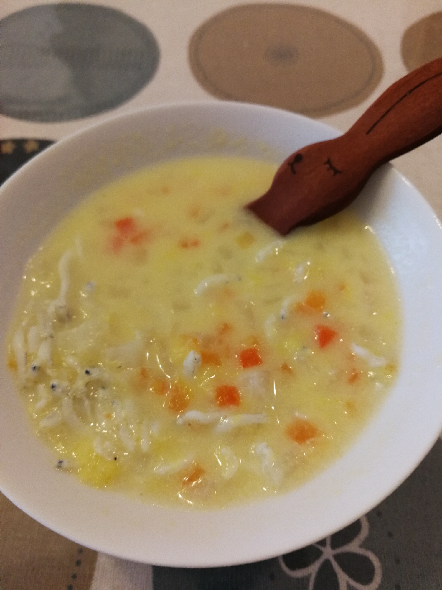 【離乳食後期】しらすと野菜のコーンチーズスープ