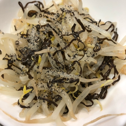 レンジで簡単！もやしと塩昆布の和え物