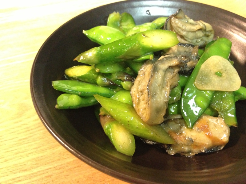 牡蠣とグリーン野菜の炒め物