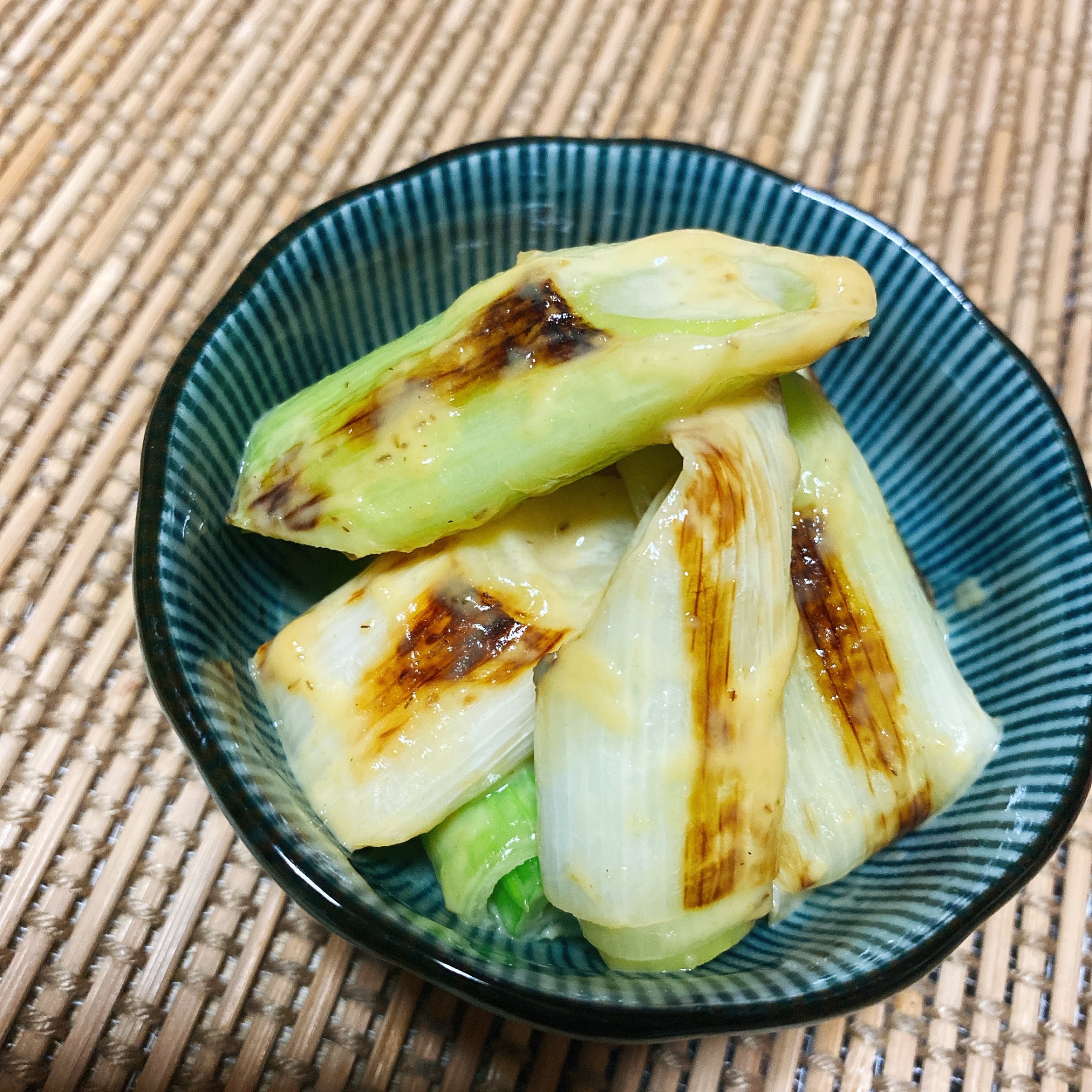 おつまみに♪焼きネギの味噌マヨ和え