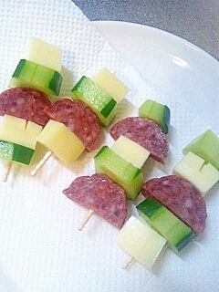 お弁当に♪サラミとチーズきゅうり串