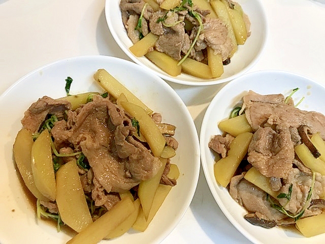 夏バテ防止に☆じゃがいもと椎茸と豆苗と豚肉炒め