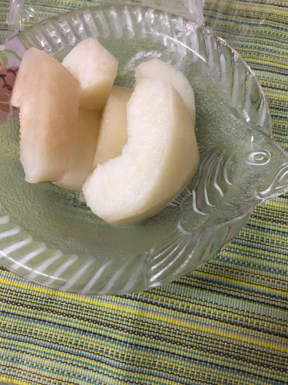 暑い日に食べる梨はとっても美味しいですよね♪変色せずいただけました！お役立ちレシピありがとうございました(*^^*)