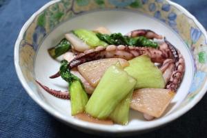 イカゲソとかぶのオイスター炒め