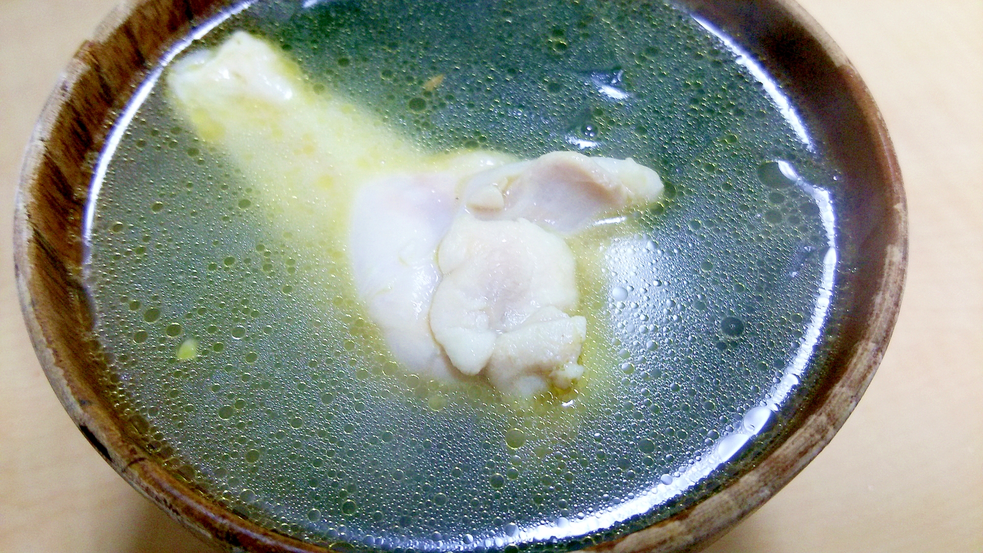 【鶏手羽元】ワカメと鶏の韓国風スープ
