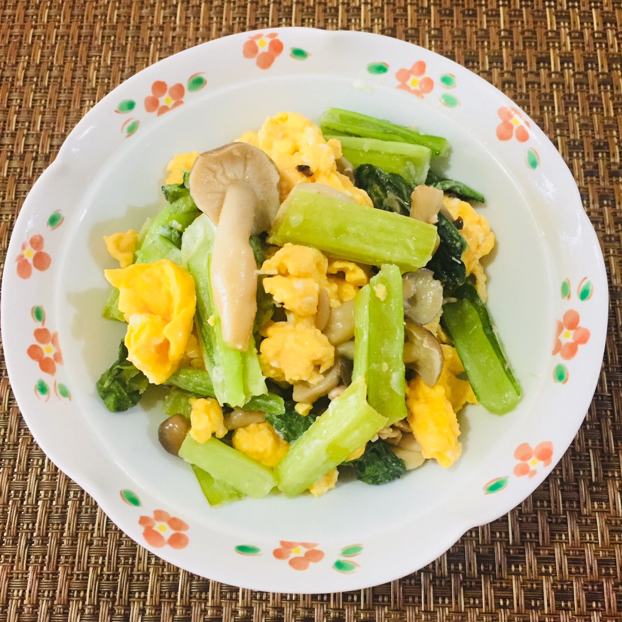 簡単‼️ 卵と小松菜の中華炒め