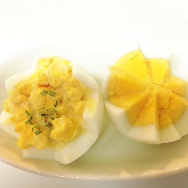 ゆで卵の飾り切り ゆで卵のお花のカップサラダ レシピ 作り方 By Ajisai624 楽天レシピ ゆで卵の飾り切り ゆで卵のお花のカップサラダ レシピ 作り方 By Ajisai624 楽天レシピ