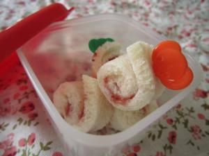 離乳食 イチゴジャムのロール食パン レシピ 作り方 By もにこ 楽天レシピ 離乳食 イチゴジャムのロール食パン レシピ 作り方 By もにこ 楽天レシピ