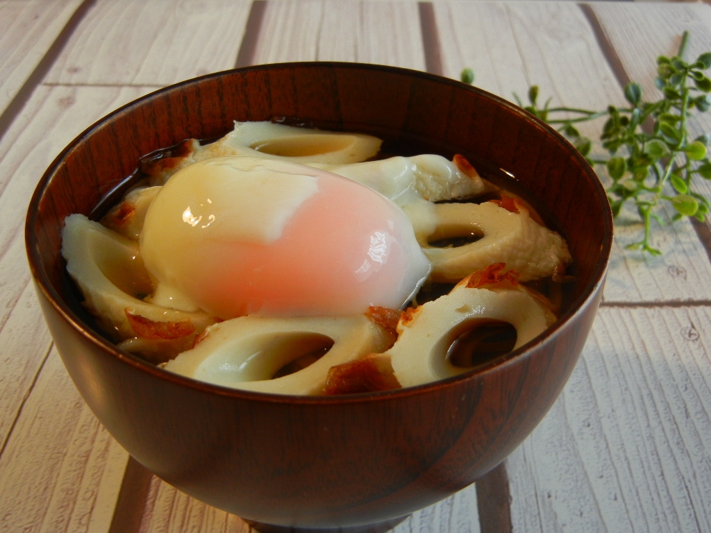 竹輪とモズクと温泉卵の冷やし蕎麦