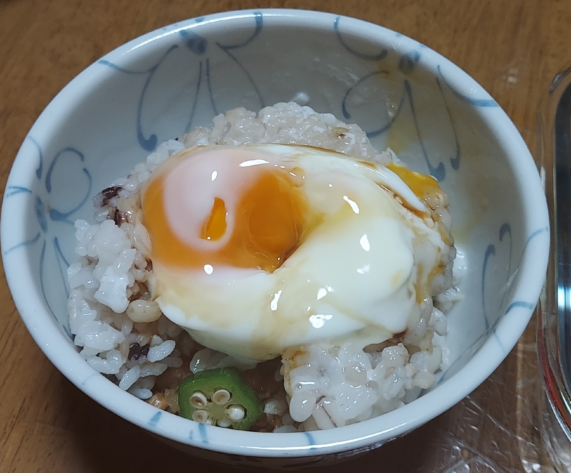 オクラ丼温玉のせ