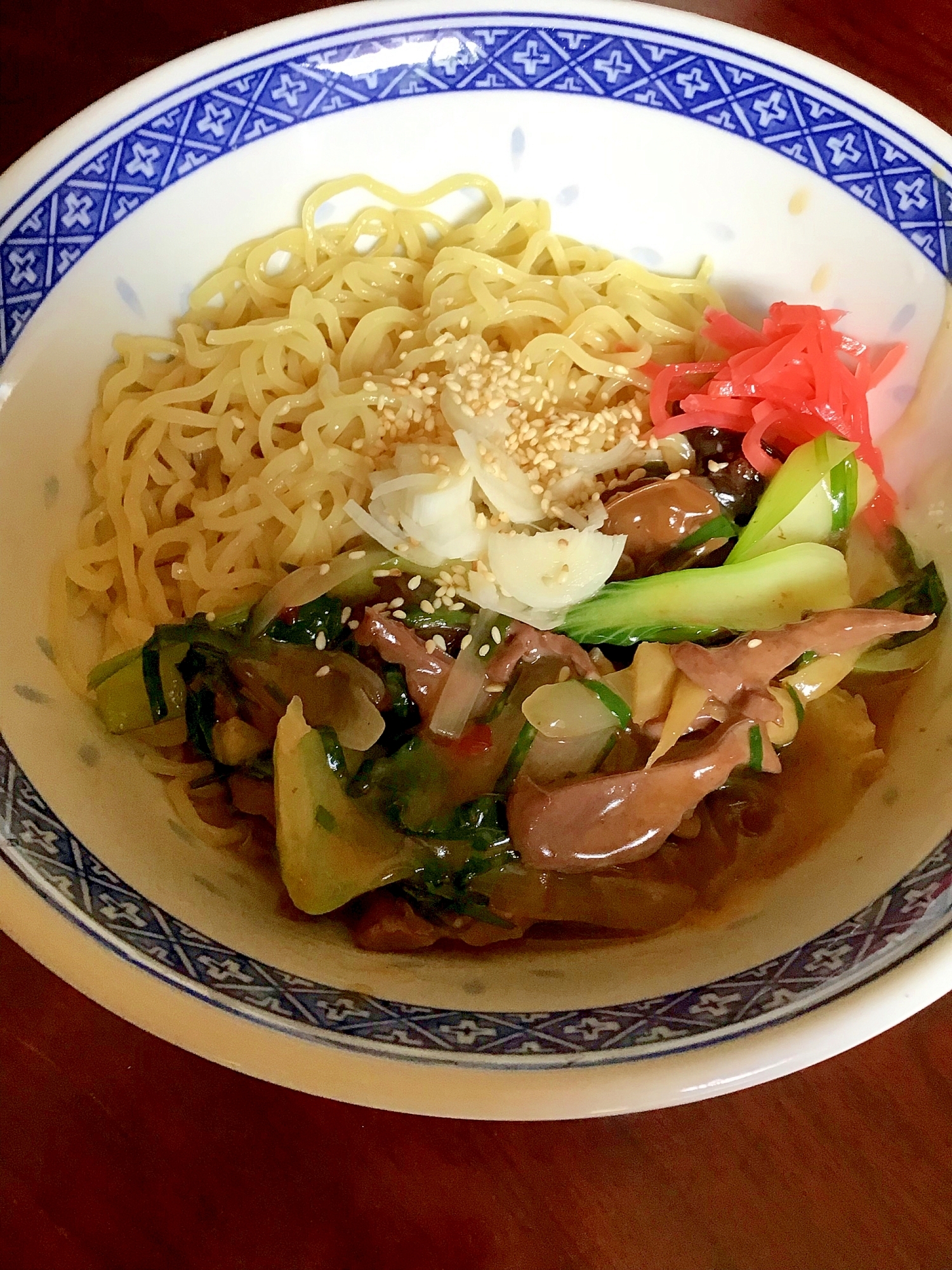 豚ハツとチンゲン菜の餡かけ冷やしラーメン。