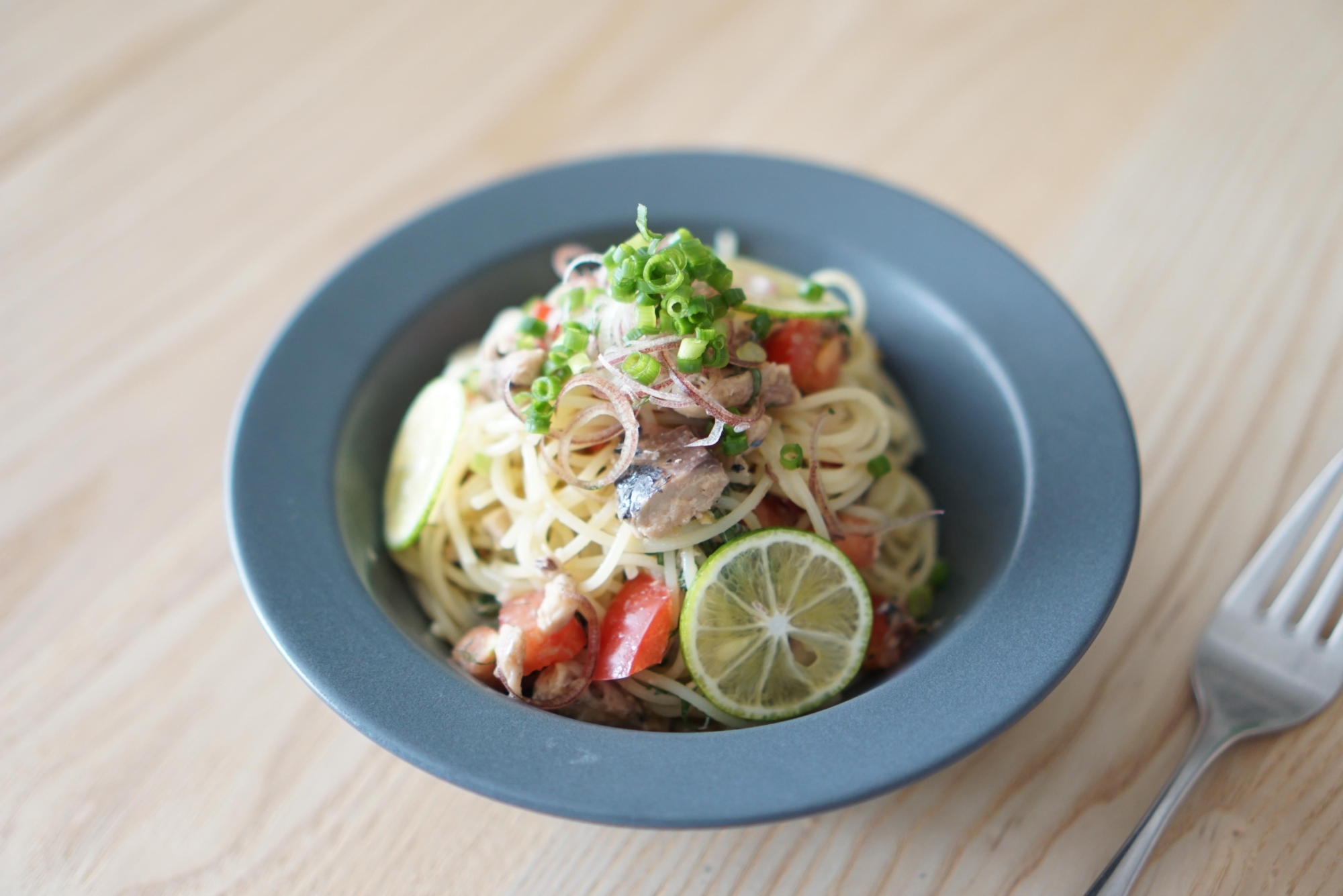 【KOZレシピ】鯖缶とすだちの和風冷製パスタ