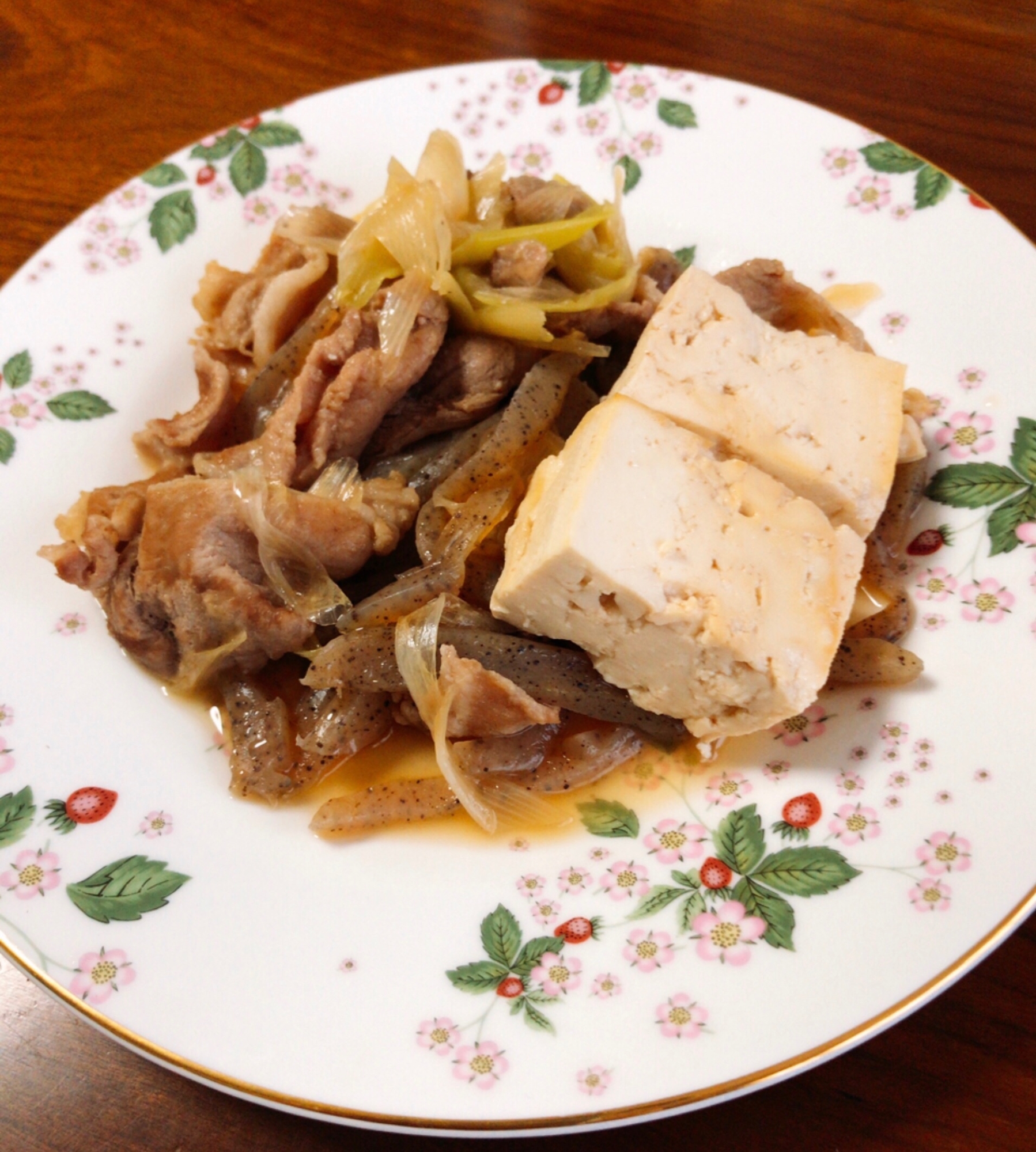 豆腐をたくさん食べれちゃう肉豆腐