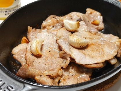 初めまして(*¨*)にんにく好きなので丸ごと一緒に焼きました♪
とっても美味しかったです
(๑´ڡ`๑)