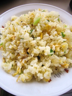 ザーサイとチンゲン菜のチャーハン（榨菜油菜炒飯）