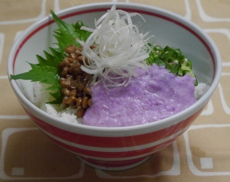 紫山芋のネバネバ丼