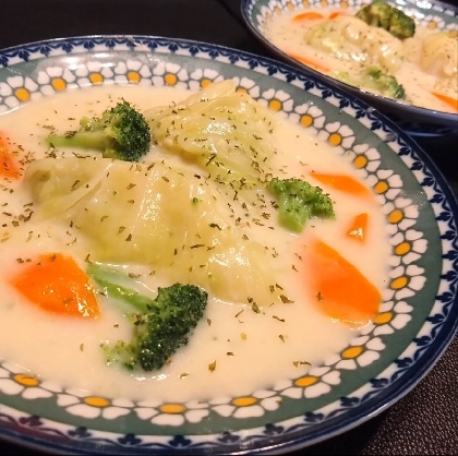 シーフードと野菜たっぷりのクリームシチュー