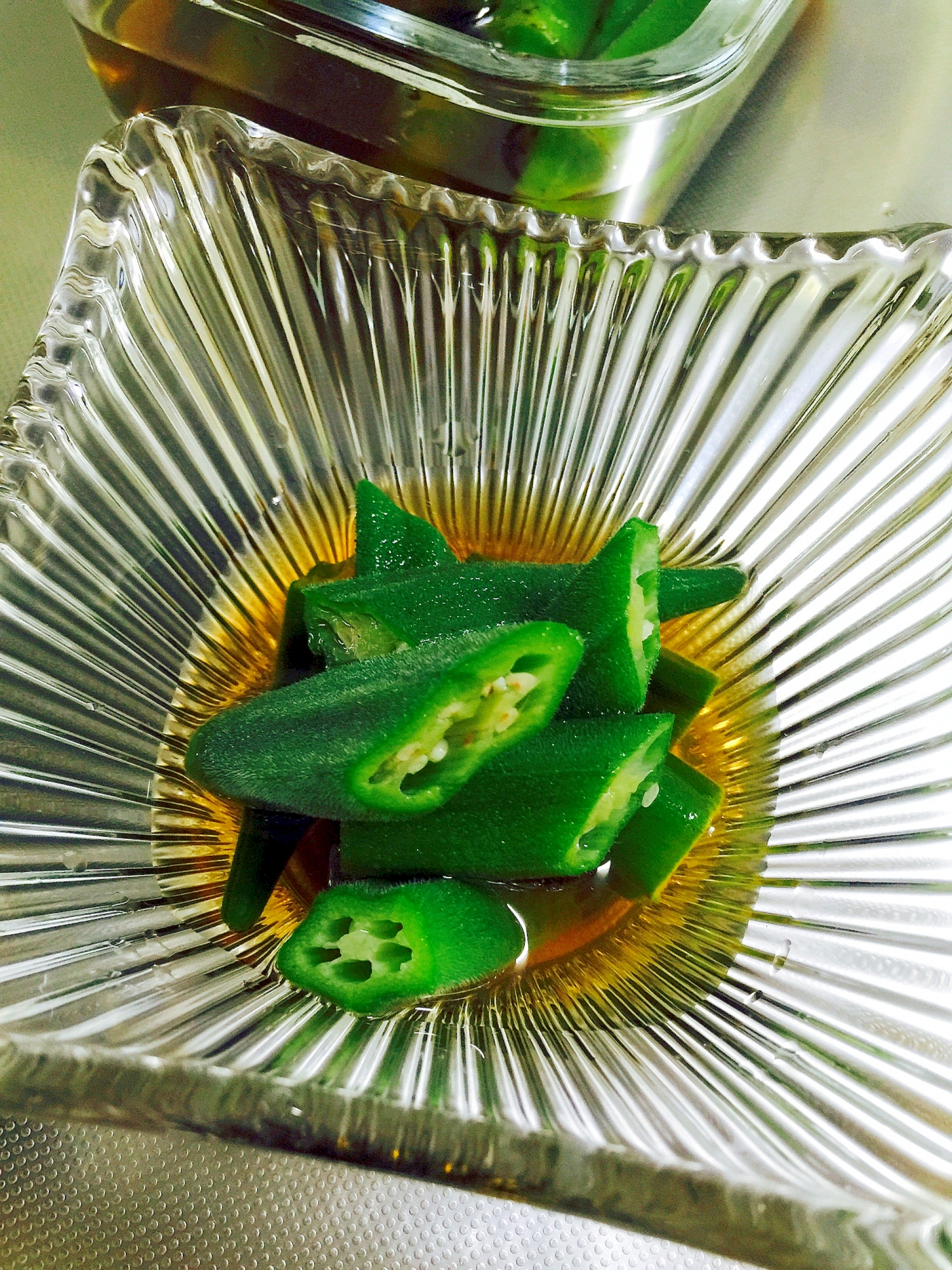 まな板なしのチョッキング!簡単オクラのレモンお浸し