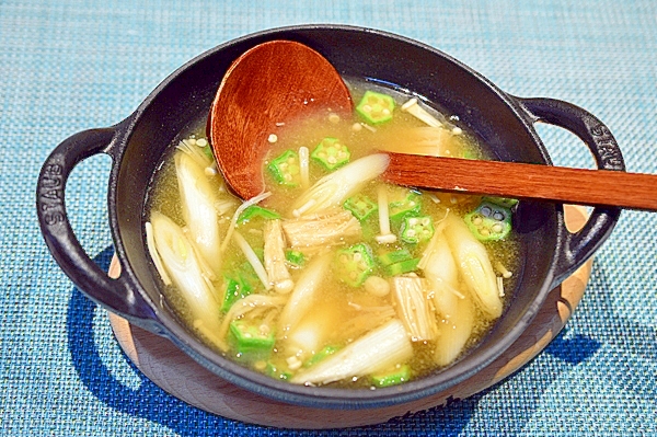 ねぎとえのきでシャキ！オクラでぬるっとお味噌汁