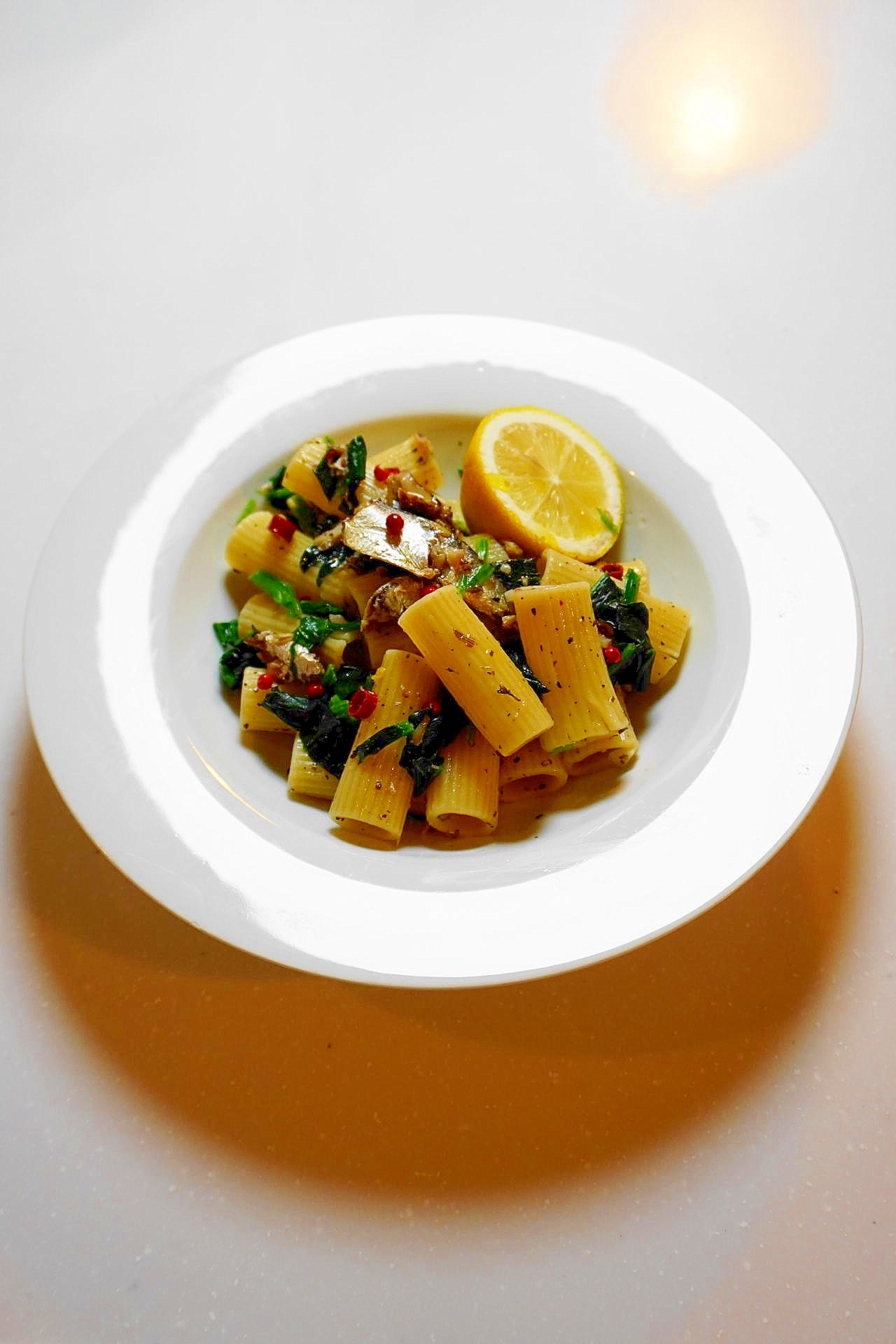 オイルサーディンとほうれん草のリガトーニ